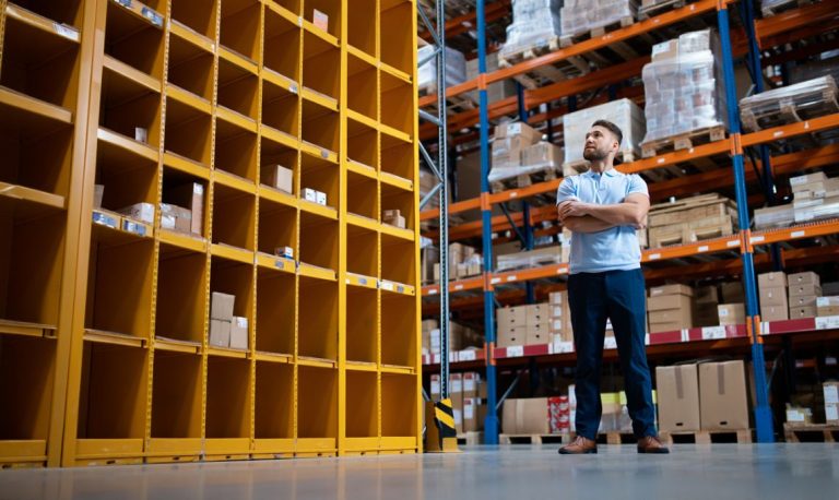 evitar sobredimensionamiento al elegir la estanteria de carga manual